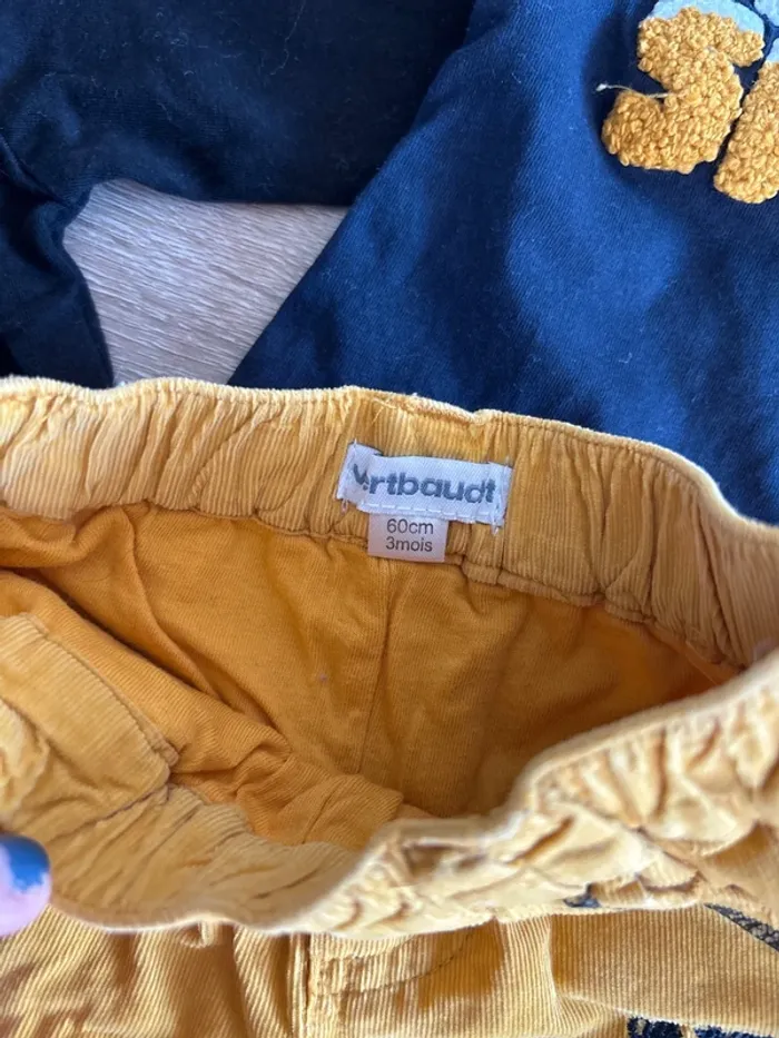 Ensemble pantalon + 2 hauts 3 mois - photo numéro 3