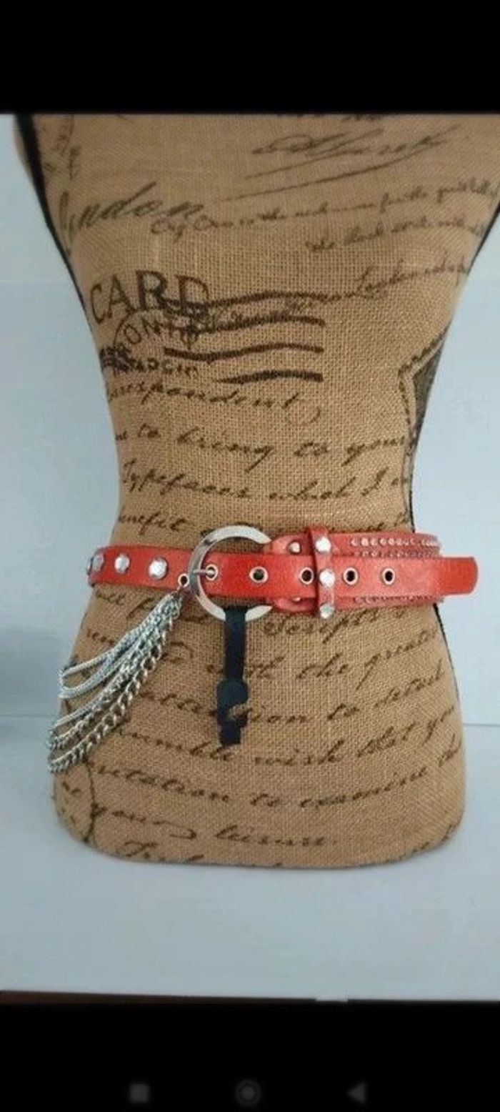Ceinture orange avec chaînette argenté 90 cm