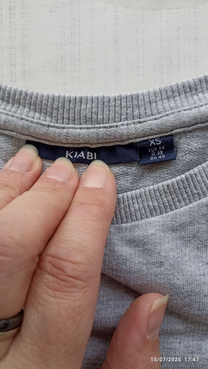 Pull 34 XS Kiabi gris - photo numéro 3