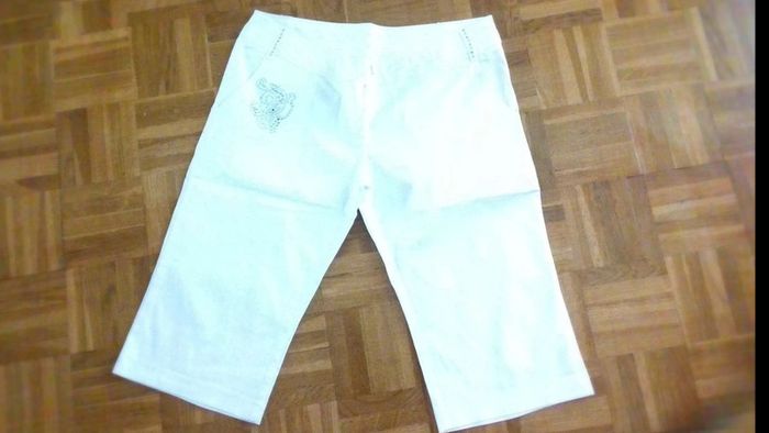 Pantacourt blanc avec diamant  T38