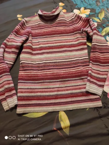 Joli pull Damart 36 laine rayé
