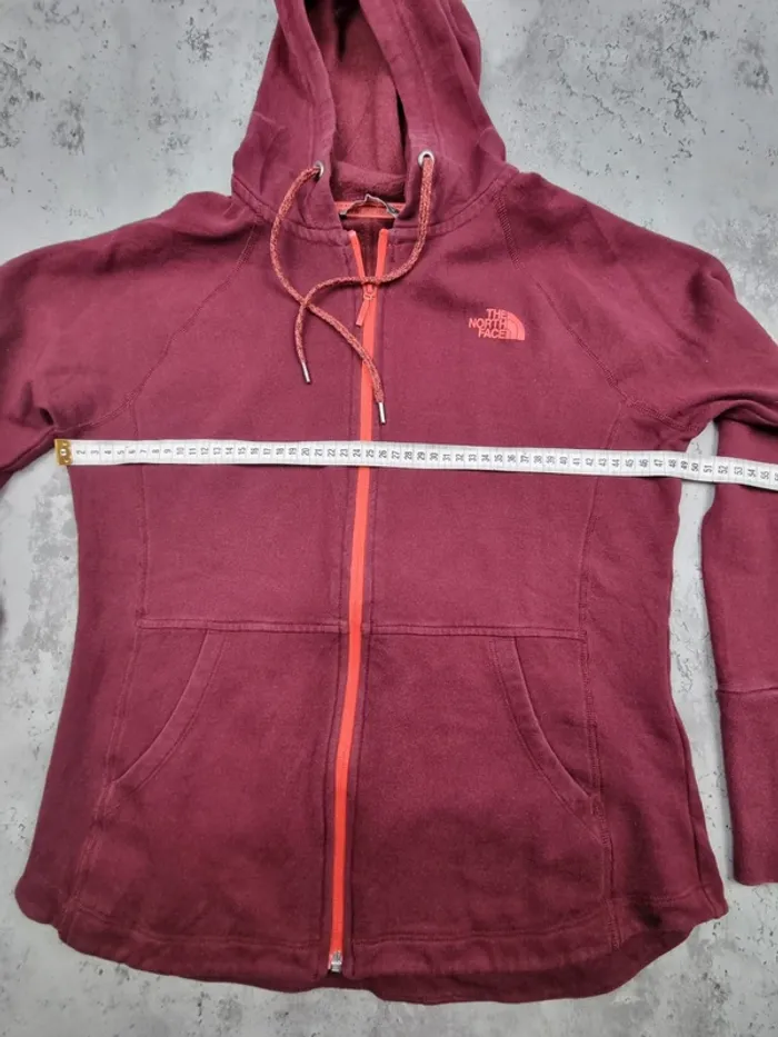Gilet zippé à capuche The North Face bordeaux, M Femmes (mesures en photos) - photo numéro 10