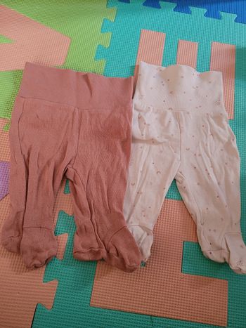2 pantalons à pieds