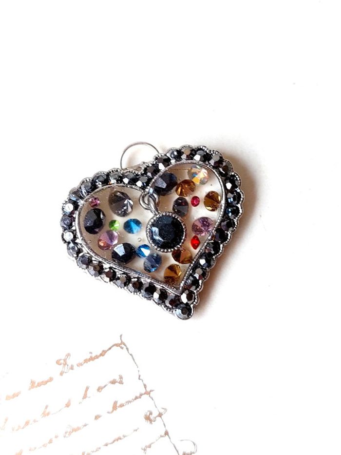 Magnifique pendentif cœur avec strass multicolore - photo numéro 2