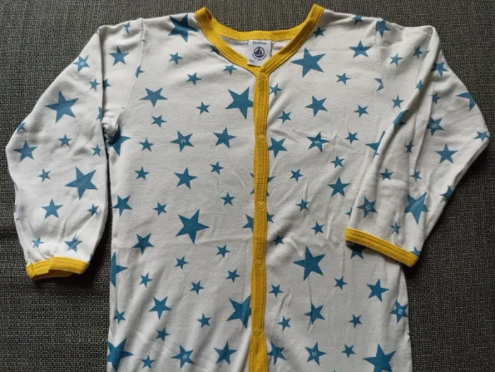 Combi étoiles Petit Bateau 24m en TBE - photo numéro 2