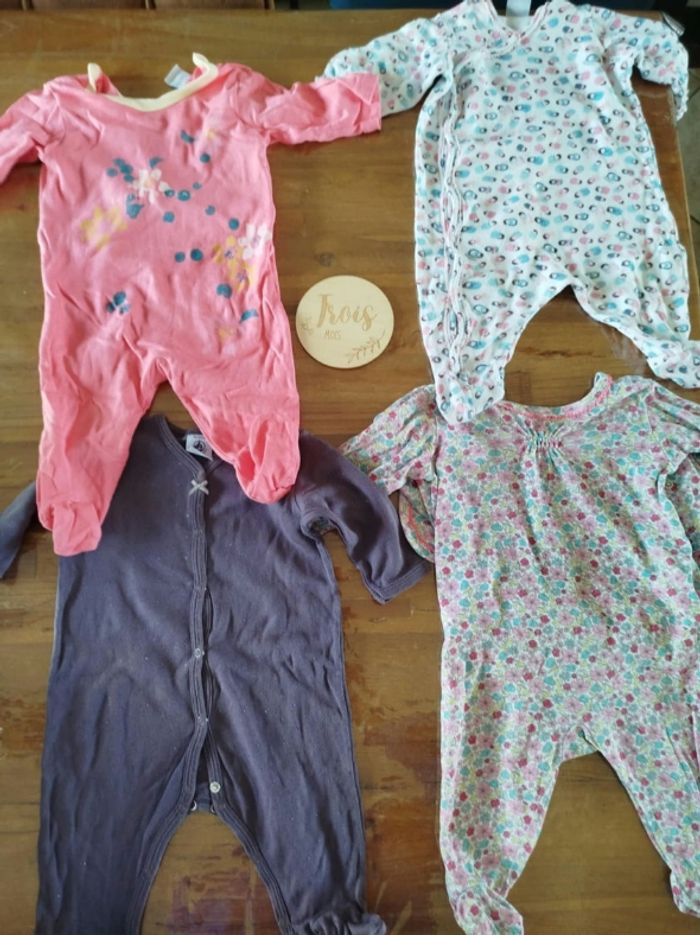 4 pyjamas.