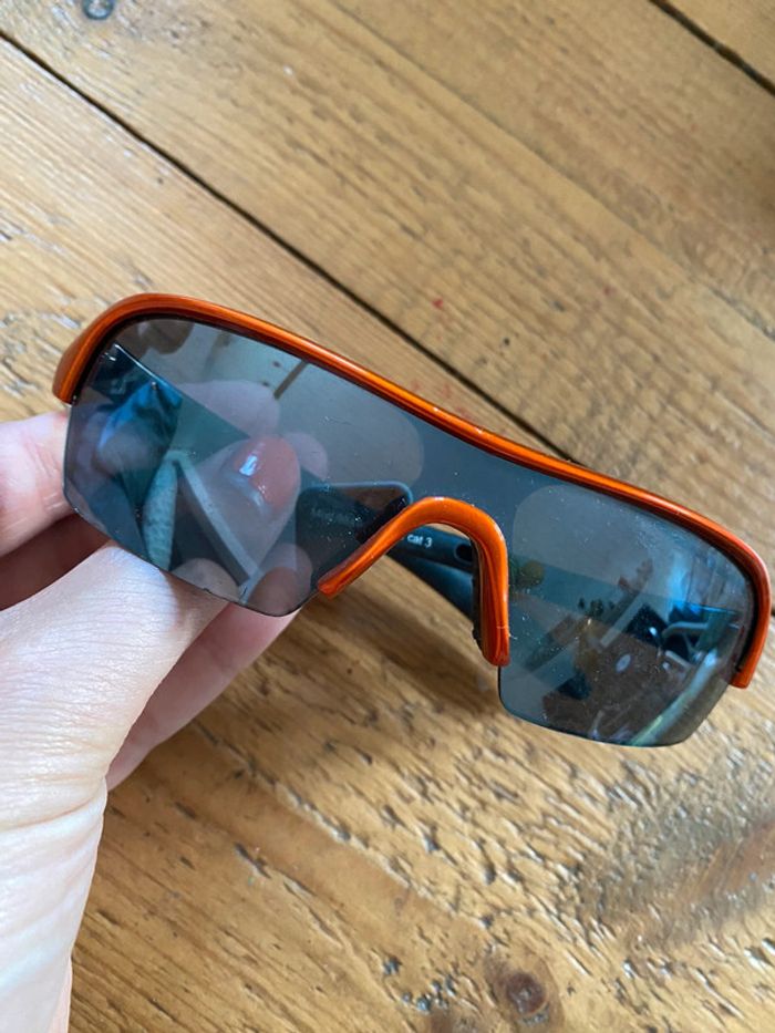 Lunettes soleil enfant marine et orange