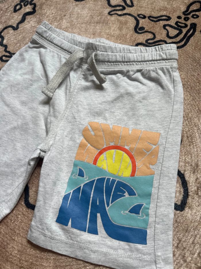 Short H&M 110cm - photo numéro 2