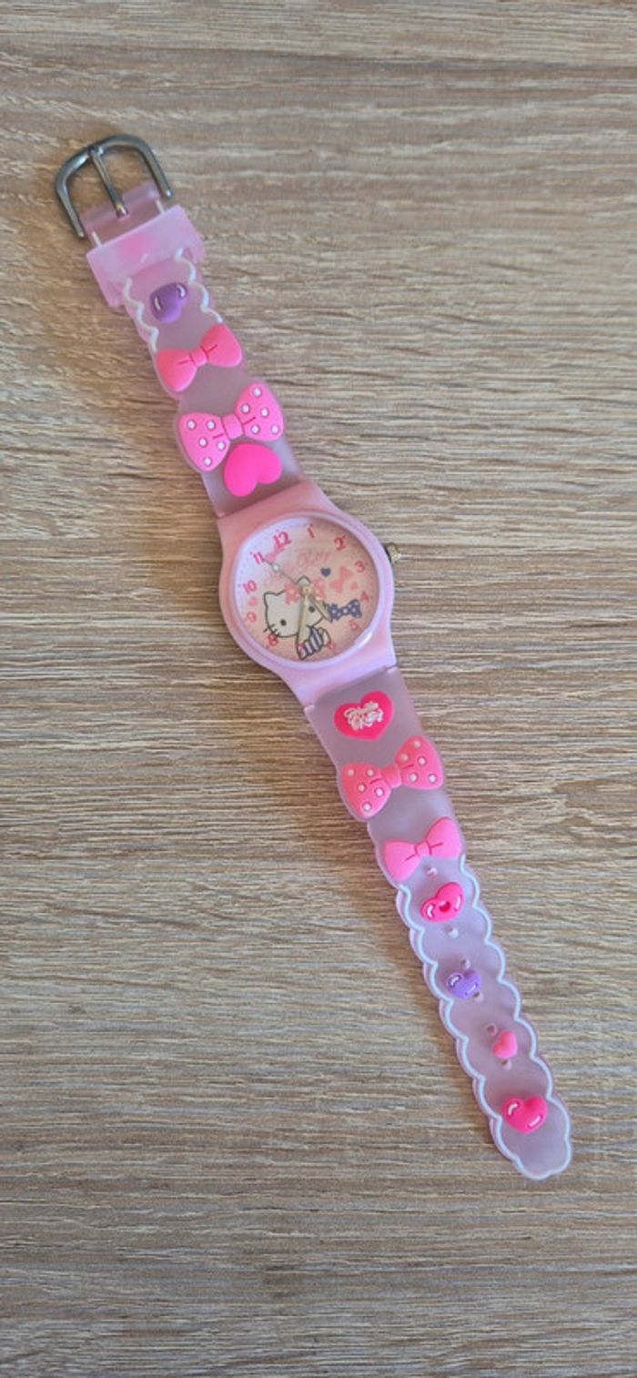 Montre fantaisie enfant Hello kitty.