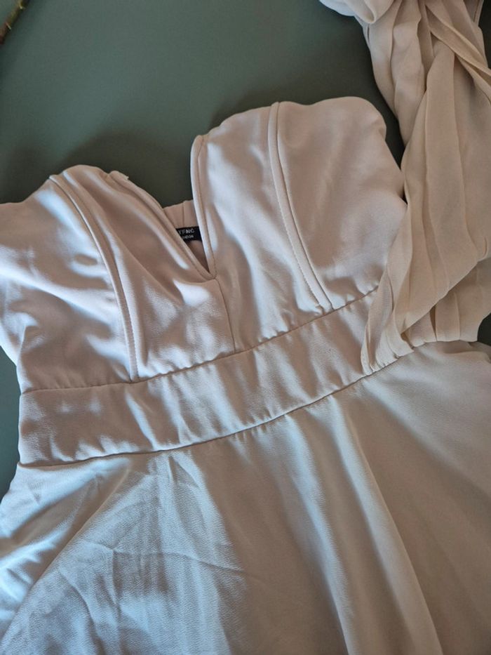 Robe bustier beige avec noeuf taille 38 - photo numéro 5