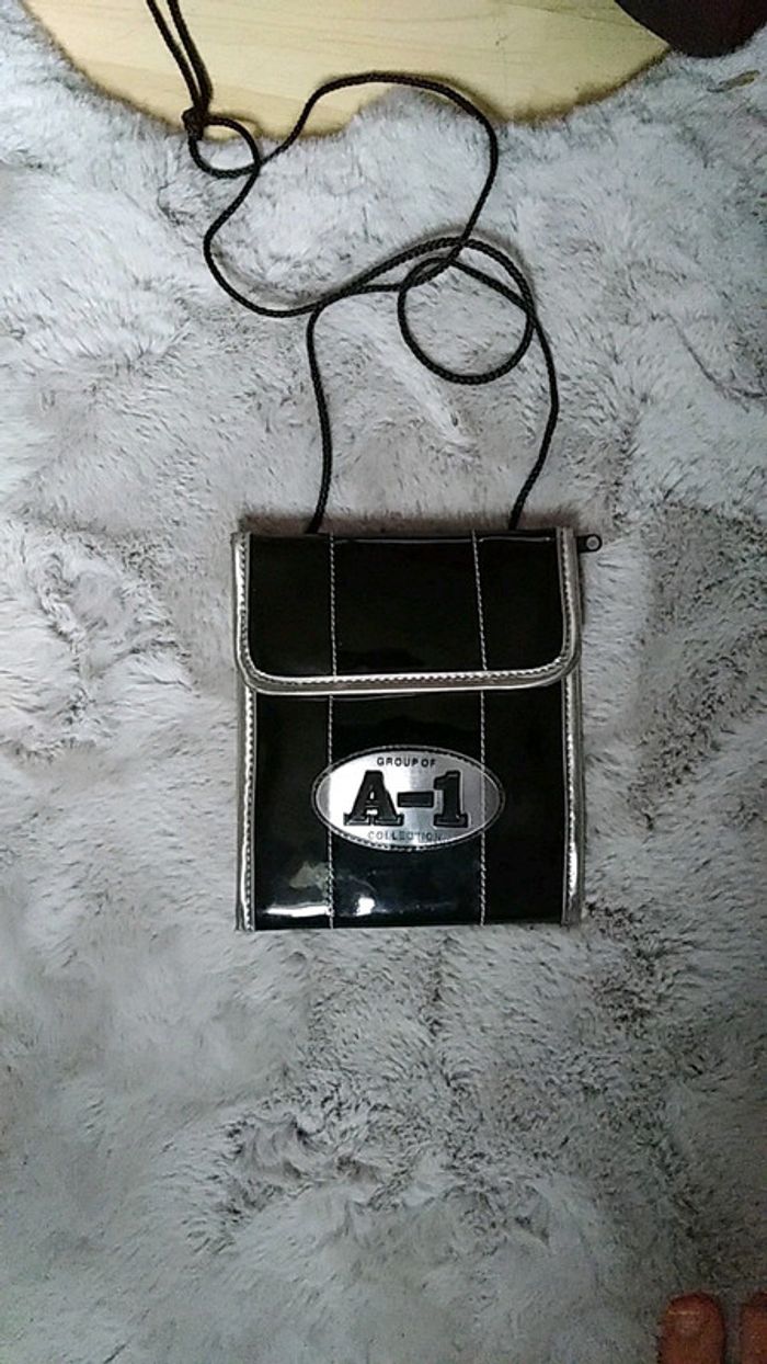 Sac bandoulière porte cartes - photo numéro 2