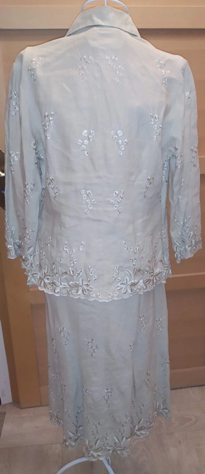 Ensemble robe et veste beige brodé René Derhy - photo numéro 5