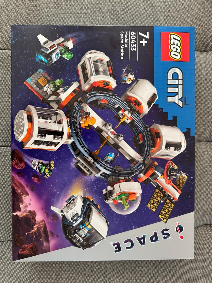 LEGO 60433 Station spatiale modulaire – City – Neuf, Scellé
