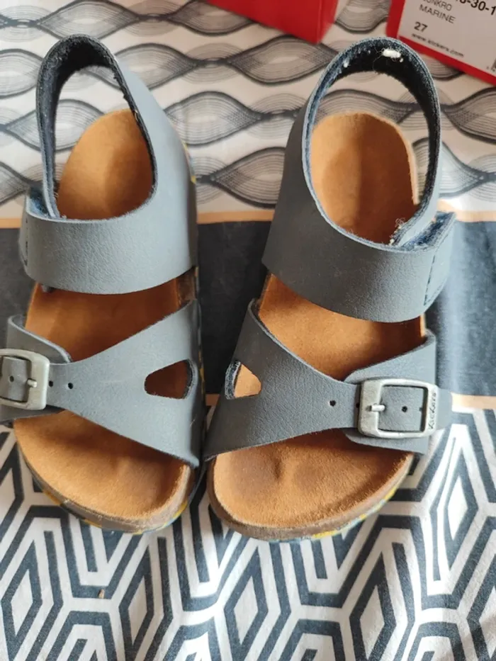 Chaussures en 27 - photo numéro 2