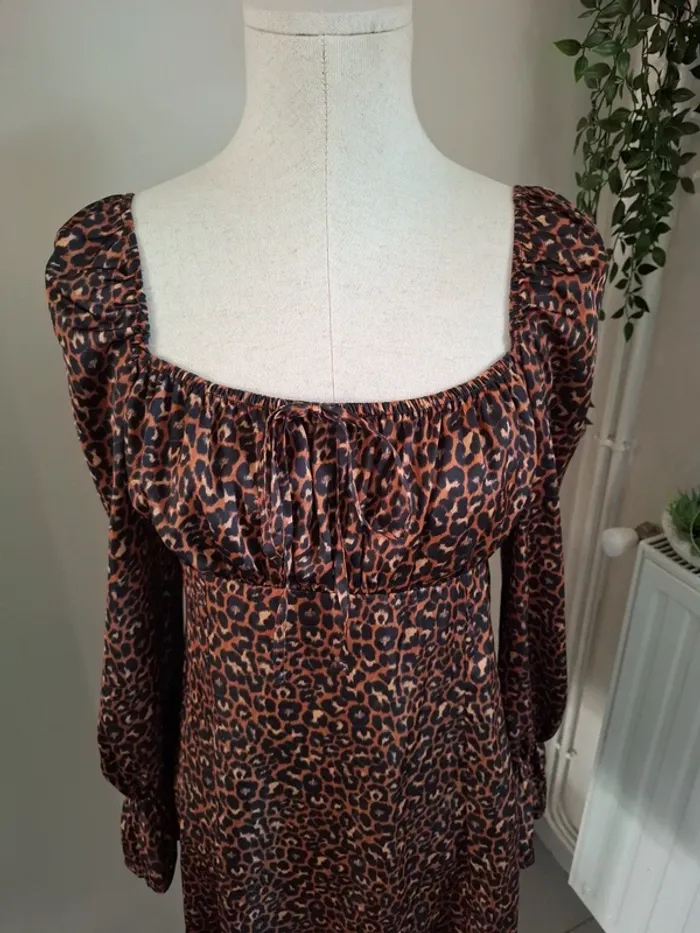 Robe neuf effet satin - photo numéro 2