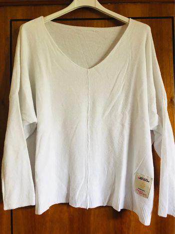 Pull blanc col v April Vintage