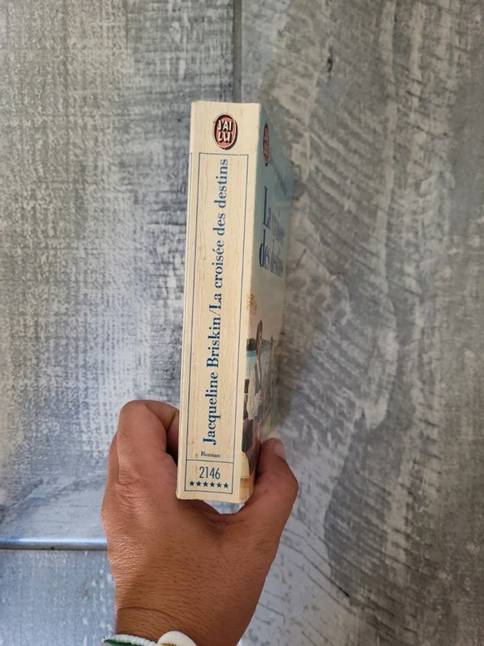 Livre la croisée des destins - photo numéro 2