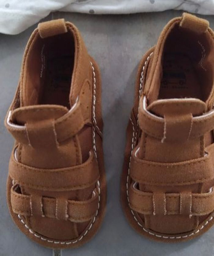 Lot 8 - tenue fille + sandales en 6 mois - photo numéro 4
