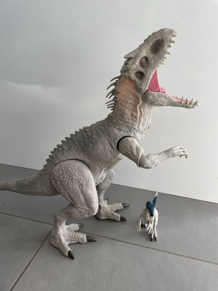 Lot de 2 dinosaures dont 1 Très grand Indominus Rex Jurassic World Figurine - photo numéro 2