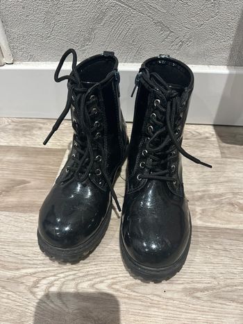 Paire de bottines vernis taille 32