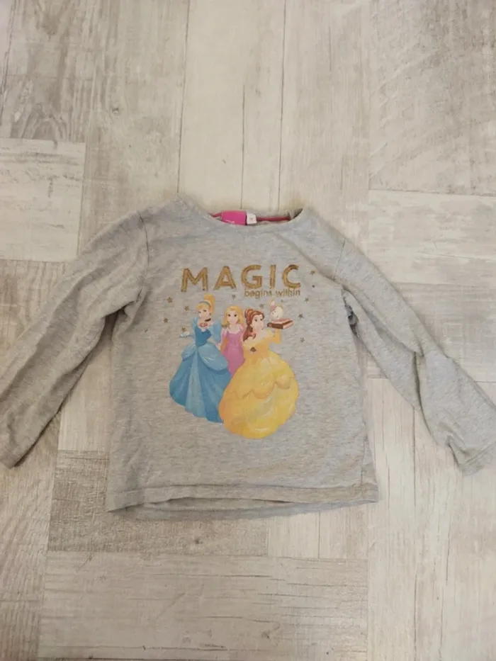 T-shirt manches longues princesses Disney 3 ans