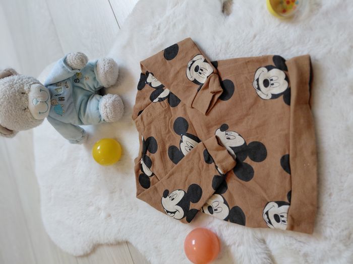 Pull H&M x Disney 6 mois - photo numéro 4