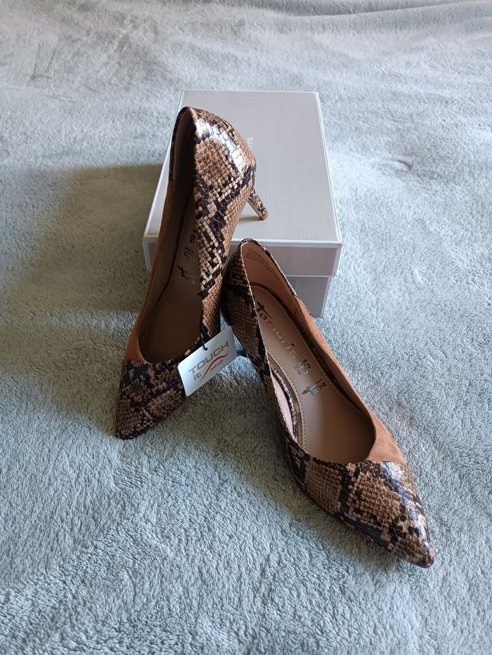 Escarpins Tamaris effet python – Neufs avec boîte - photo numéro 2