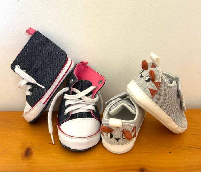 Lot chaussures bébé fille taille 3/6mois
