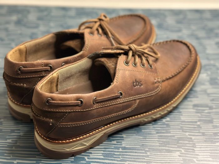 Chaussures TBS en cuir eux