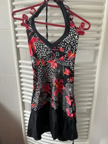 Petite robe de plage dos nu