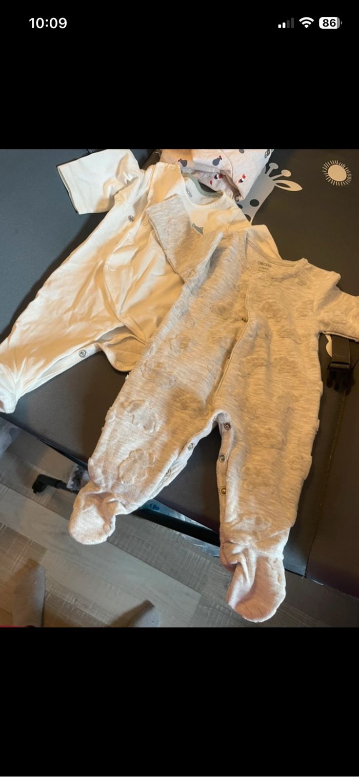 Lot de pyjamas Okaidi - photo numéro 2