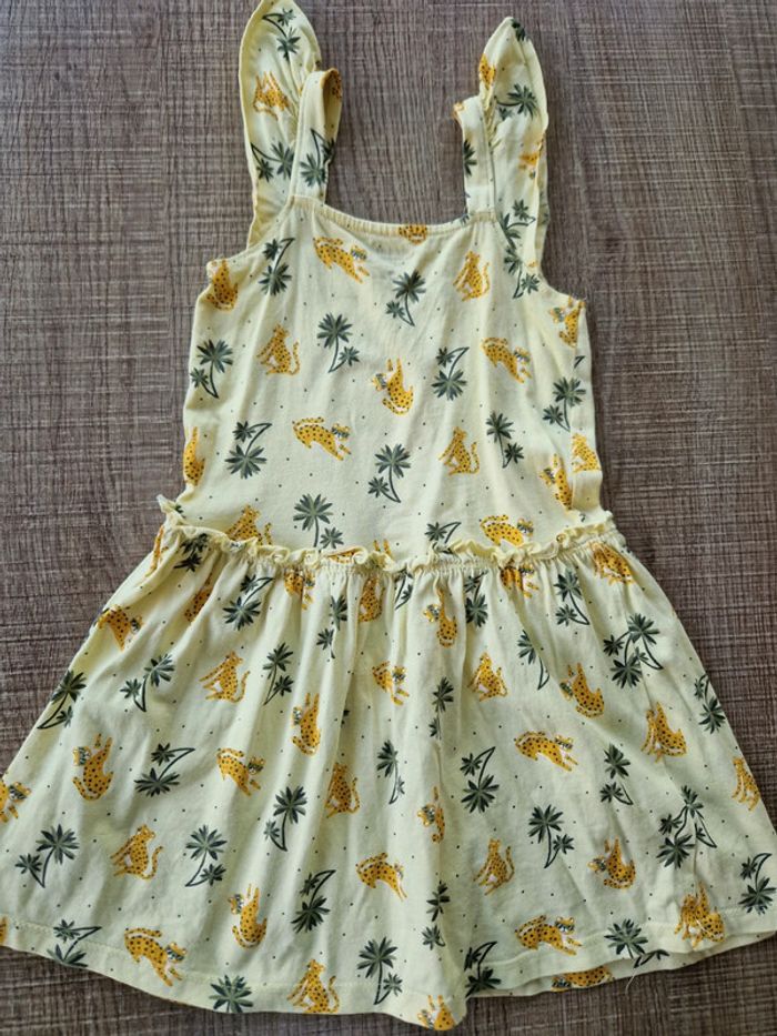 Robe Kiabi 4 ans en coton bio en parfait état - photo numéro 4