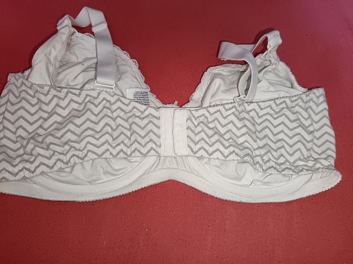 Soutien gorge d'allaitement blanc et gris - photo numéro 4