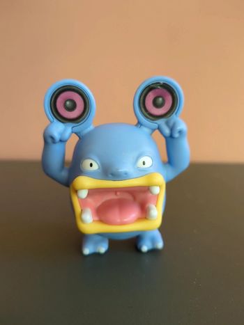 figurine pokémon ramboum