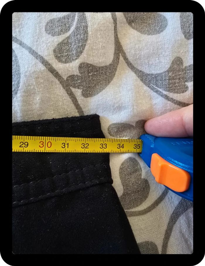 Jupe noire façon suedine - photo numéro 8