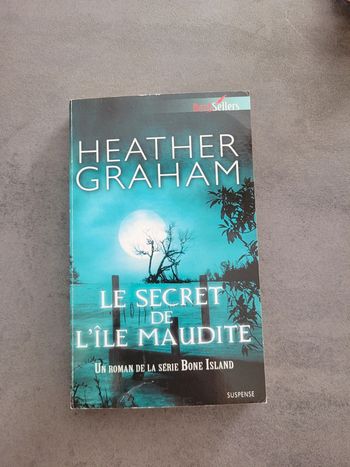 Livre "Le secret de l'île maudite"