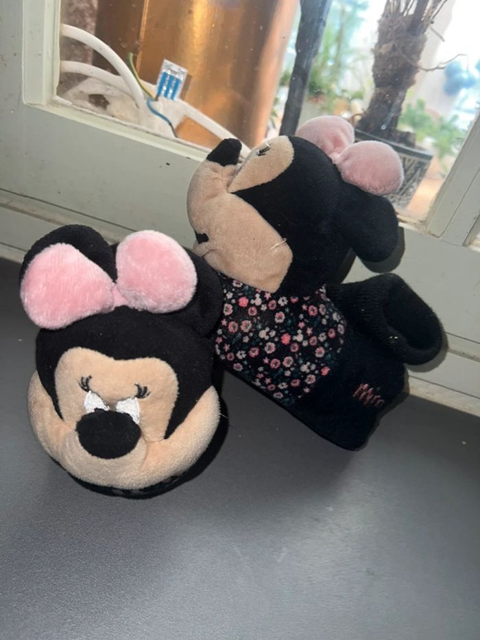 Chaussons minnie Disney pointure 22-23 22 23 pantoufles - photo numéro 2