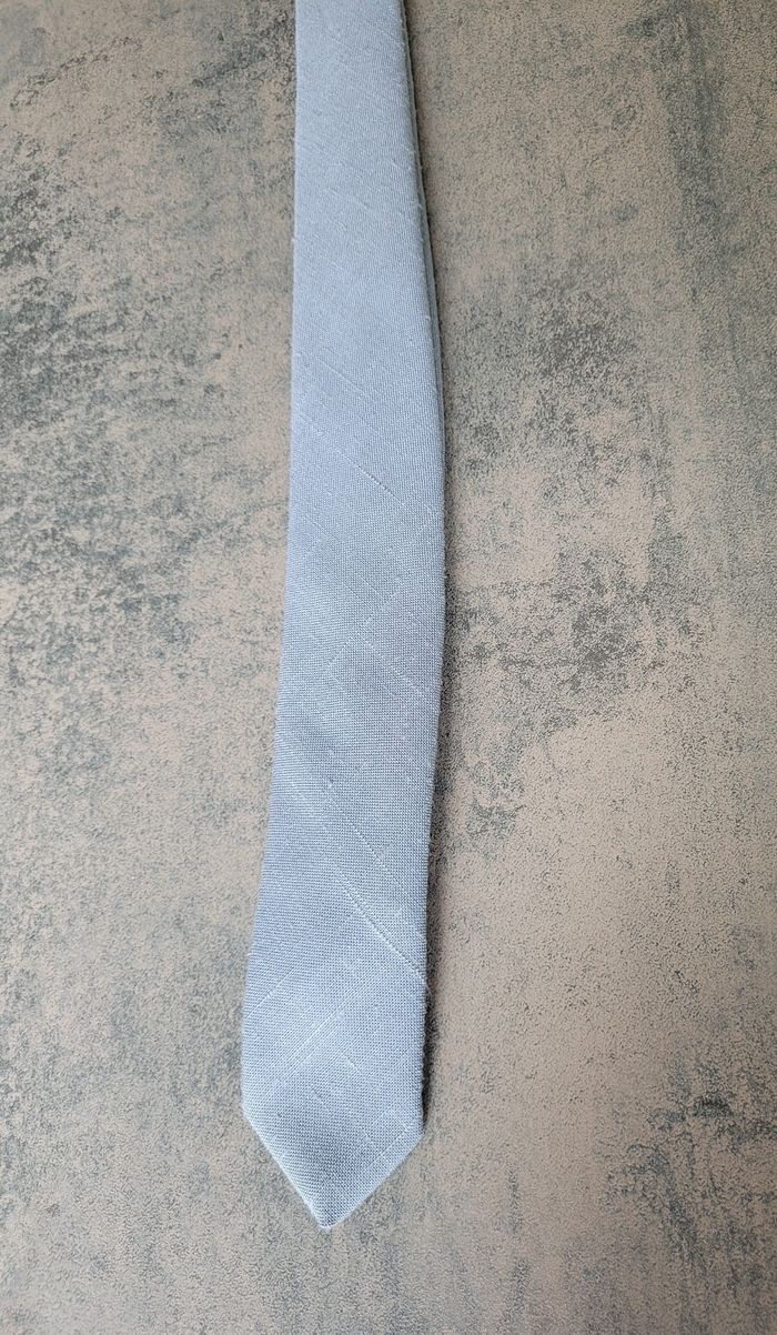 Cravate grise - photo numéro 4