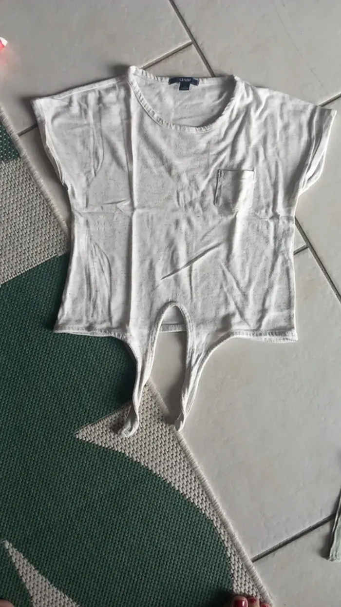 Tee shirt beige a nouer kiabi 8 ans tbe