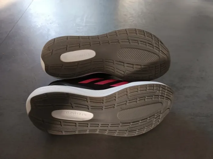 Vends paires de baskets enfant adidas pointure 36.5 - photo numéro 7