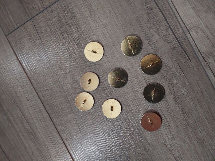 lot de 8 boutons - photo numéro 3