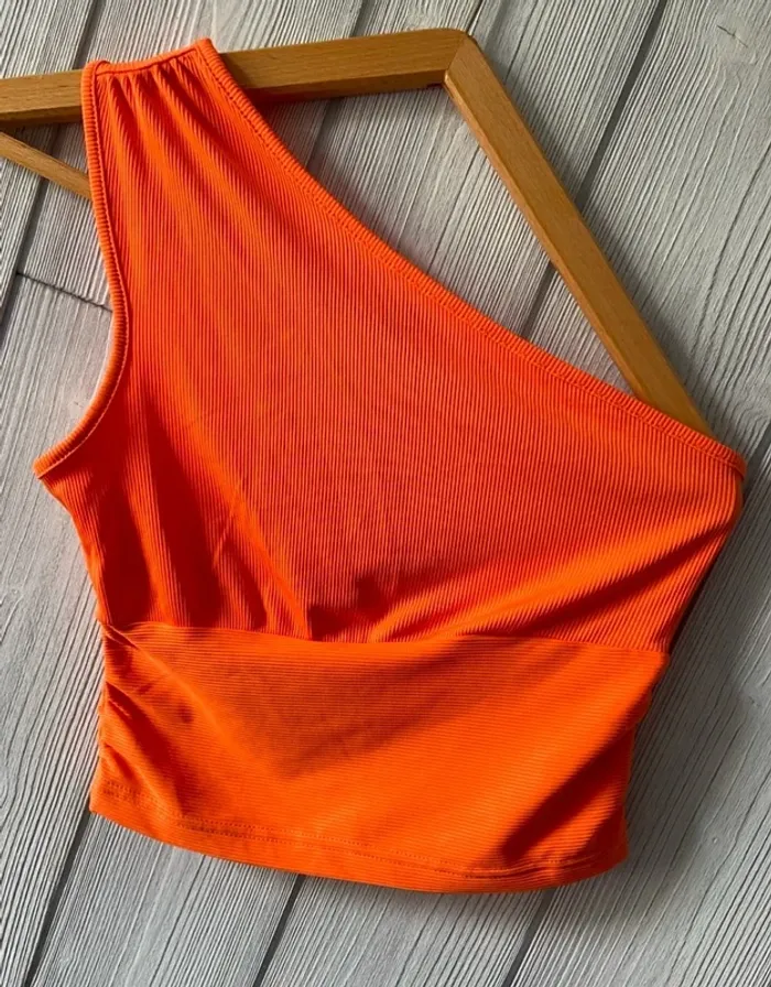 🧡 Top asymétrique 1 épaule dénudée orange vif  Taille XS 🧡 - photo numéro 3