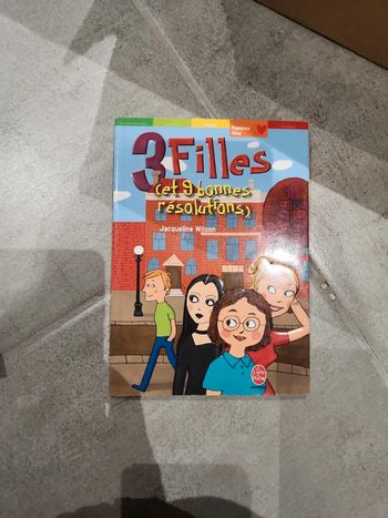 Livre : 3 filles ( et 9 bonnes résolutions