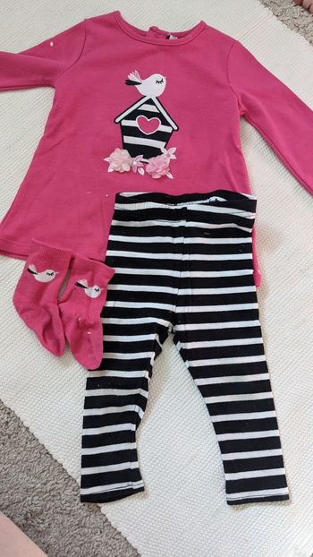 Ensemble t-shirt legging et chaussettes 12 mois