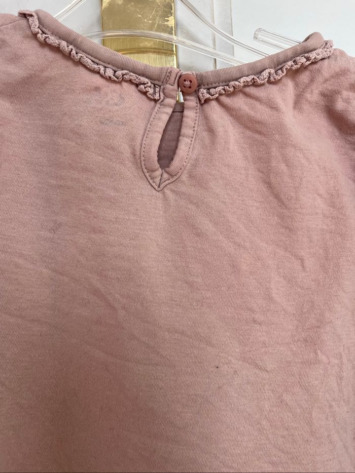 T-shirt C&A rose fleurs 4A TBE - photo numéro 5