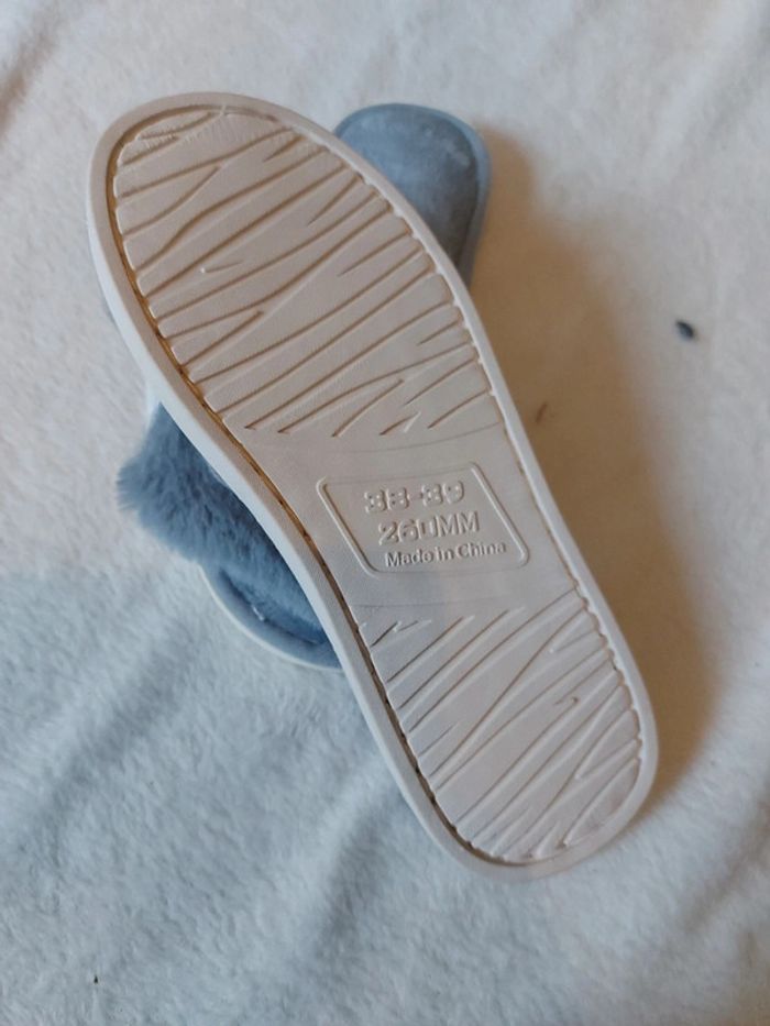 Pantoufle femme Neuve - photo numéro 4