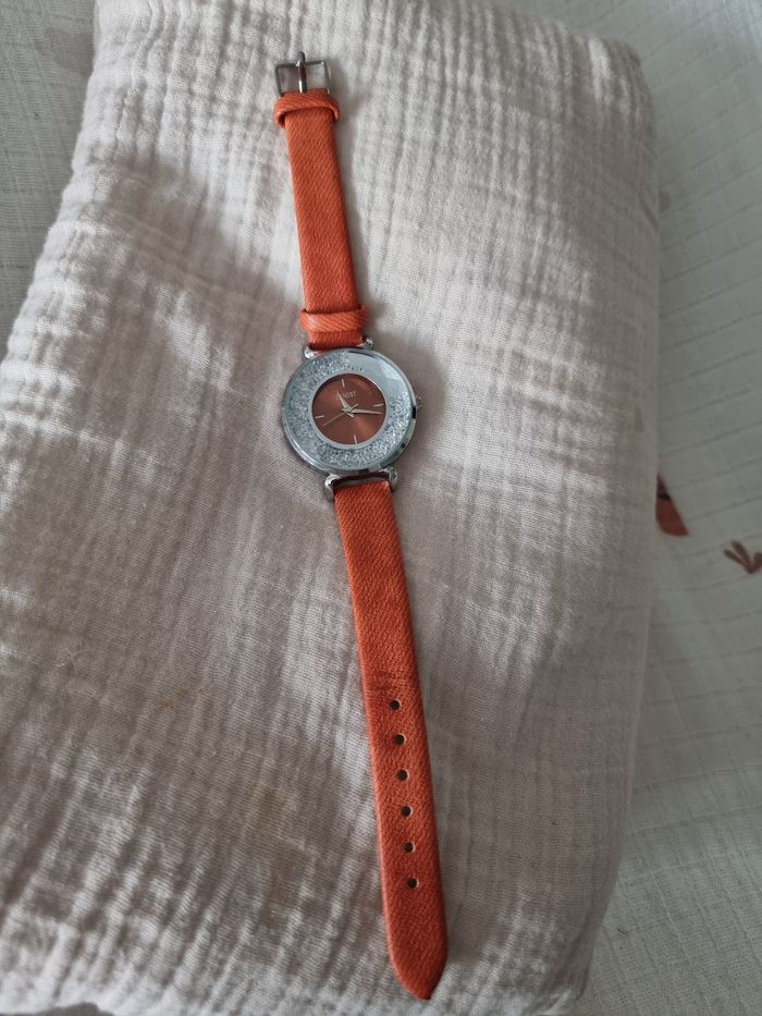 Montre femme - photo numéro 1