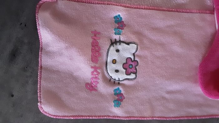 Ensemble bonnet et écharpe Hello Kitty - photo numéro 2