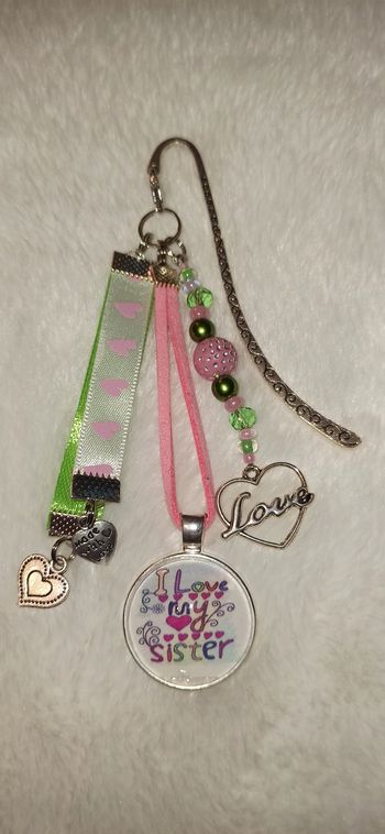 Marque page ou bijoux de sac " I love You sister"