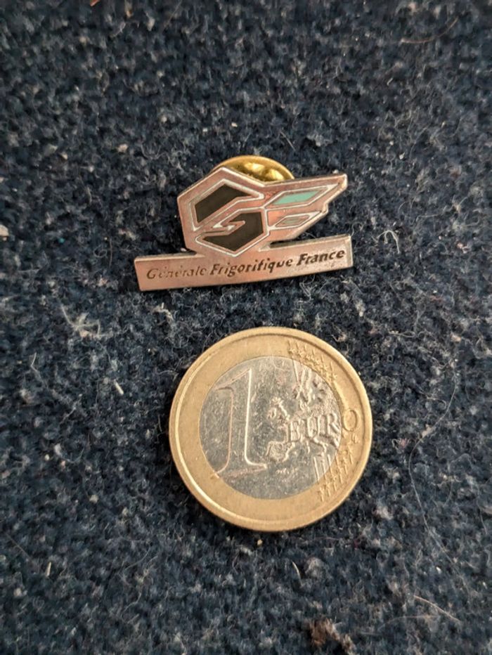 Pins publicitaire vintage - photo numéro 2